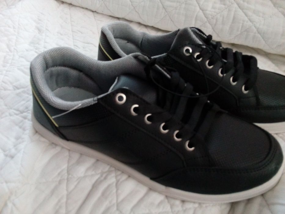 Спортни обувки