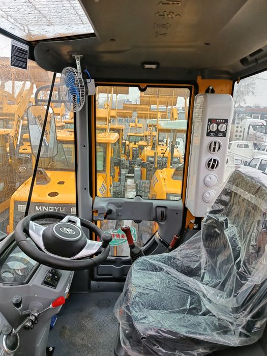 Фронтальная погрузчик