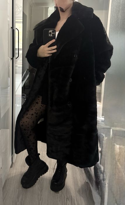 Blana neagra lunga , foarte pufoasa M-L