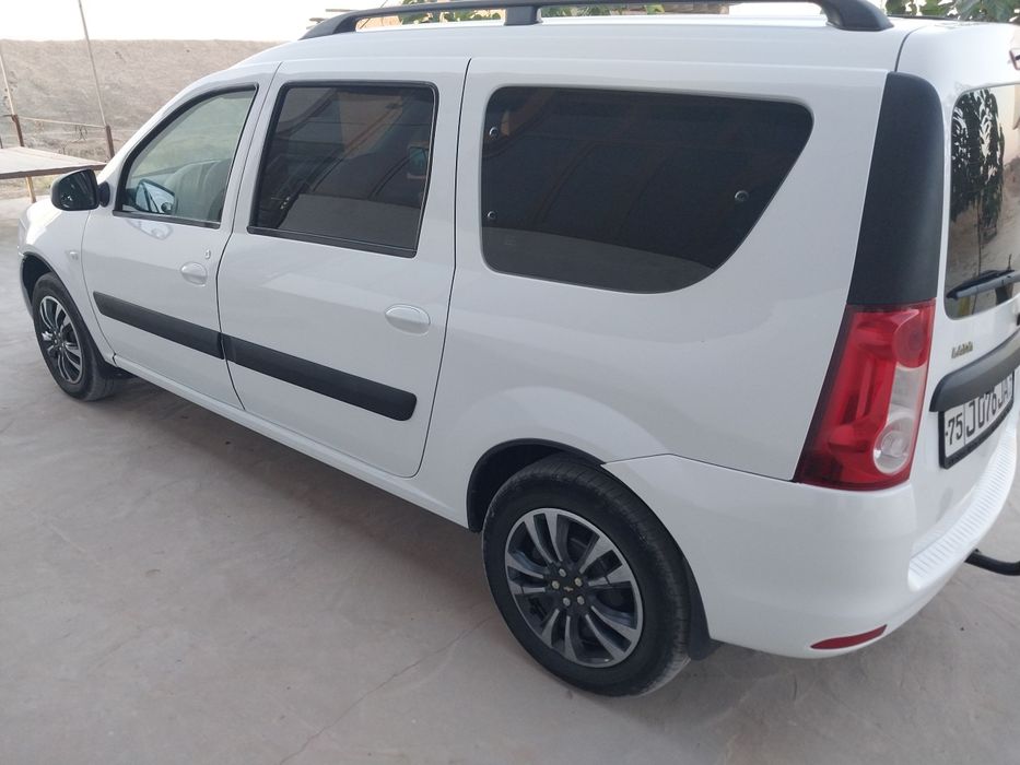Lada largus 2015
