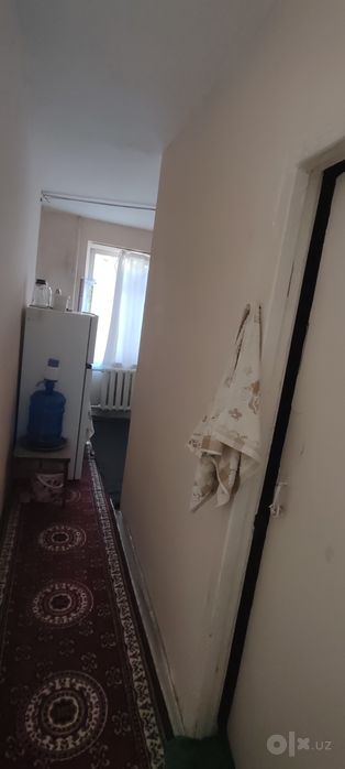 2 xonali katta balkonli kvartira sotiladi.