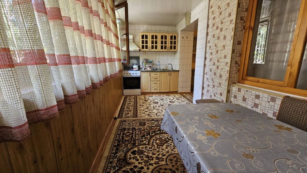 Сдаётся 3-комн. квартира на М.Горького (Буюк ипак йули) ориент. Саёхат