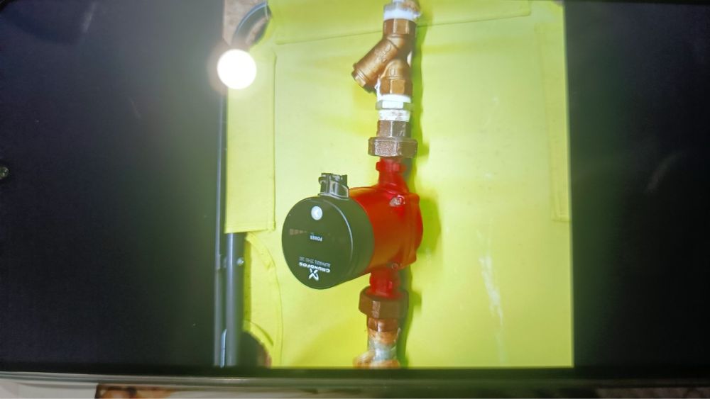 Камина с водна риза, радиатори,лира  и UPS  за помпа- за локално парно