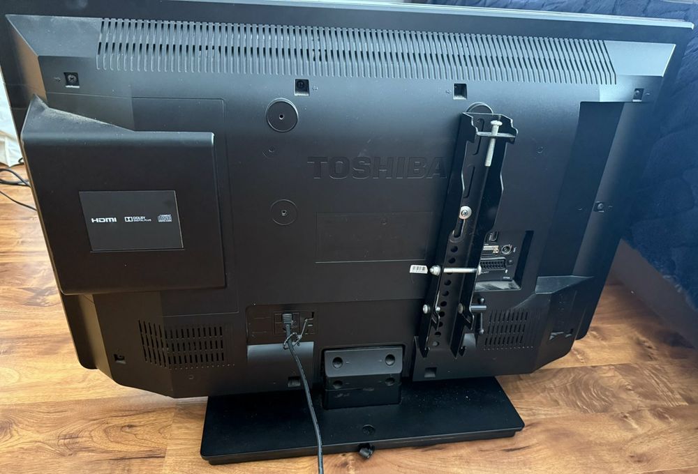 Телевизор TOSHIBA 32"