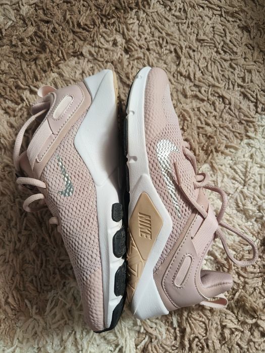 Nike Legend Essential Stone Mauve