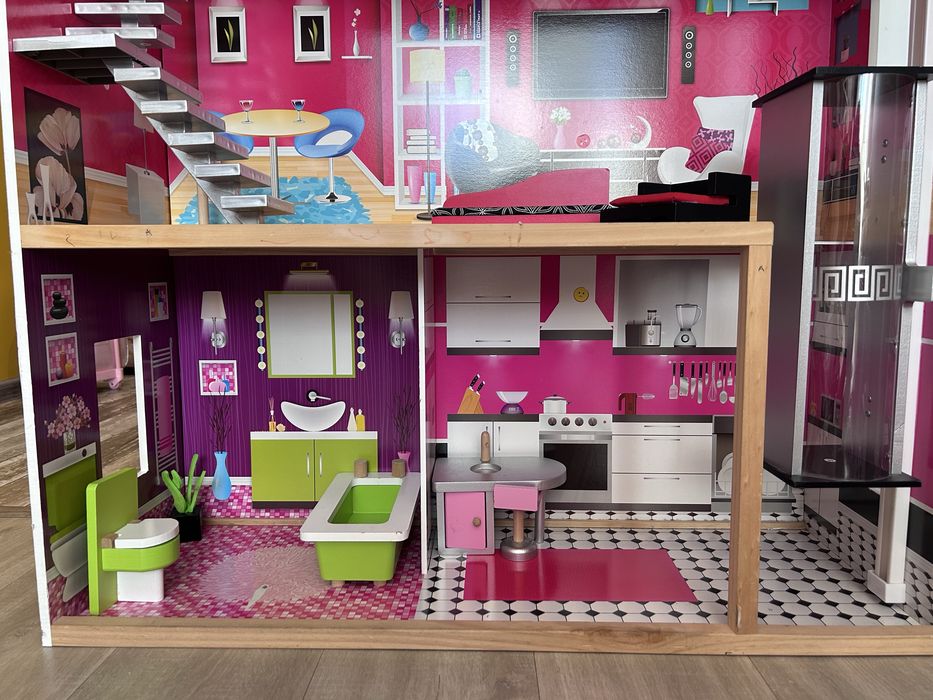 Къща за Барби кукли