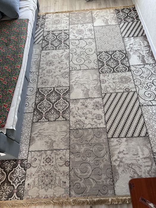 Продам ковер б/у 2,5*3,5