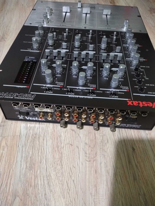Vestax PMC-37 Pro миксер пулт конзола
