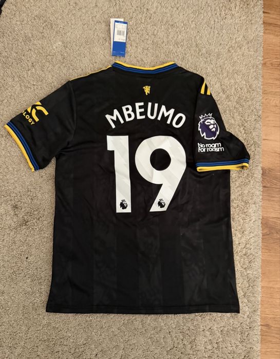 Tricou Mbeumo united