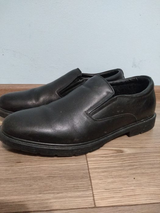 Продам мужские ботинки