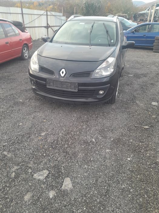 Продавам рено клио на части