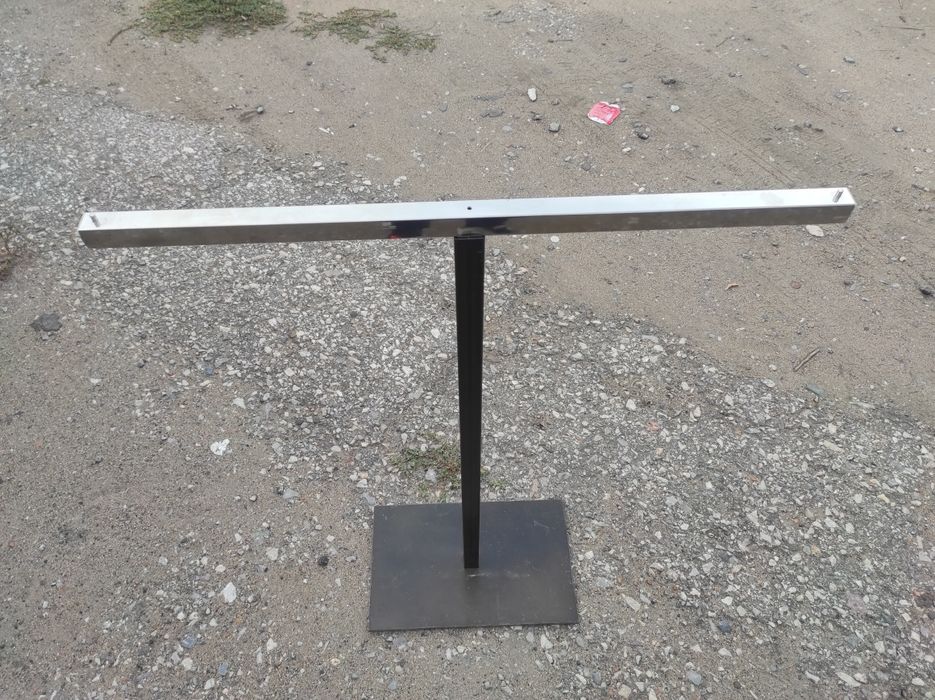 Продам вешалки напольные