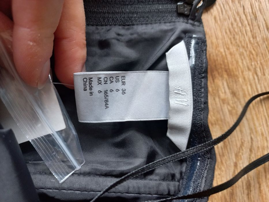 Нова коктейла малка черна рокля с етикет размер 36