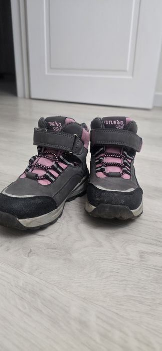 Продам осенние ботинки