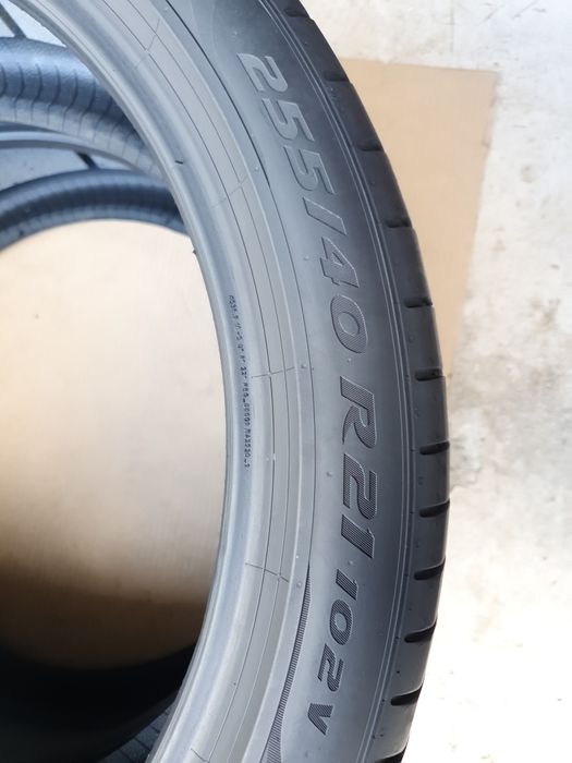 2 Anvelope Pirelli 255 40 R21 Vară DOT4620.