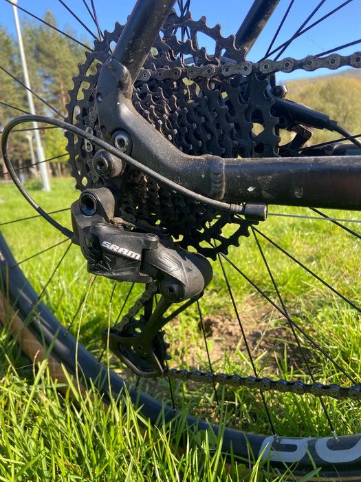 Vând Bicicleta Boardman MHT 8.9