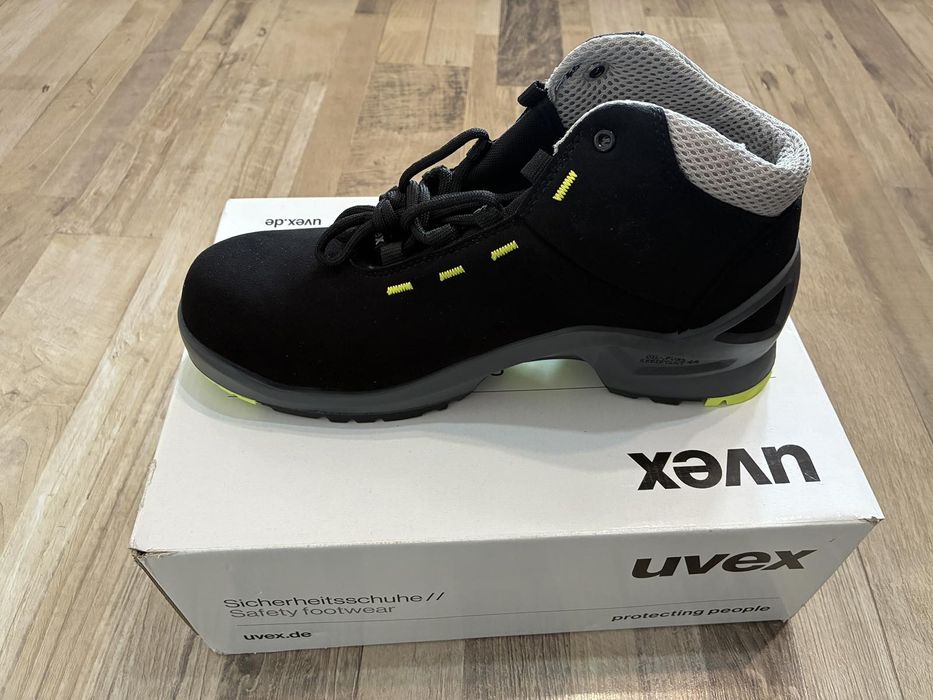 Високи работни обувки Uvex 1 S2 SRC, размер 44