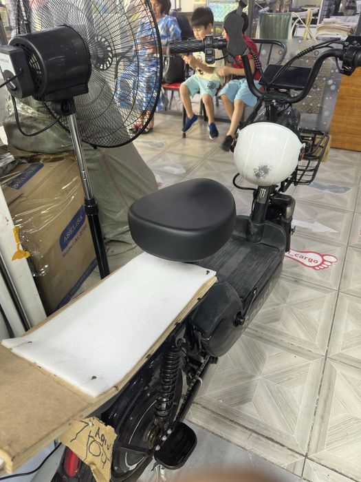 Продам электро скутерв хорошом состаянием