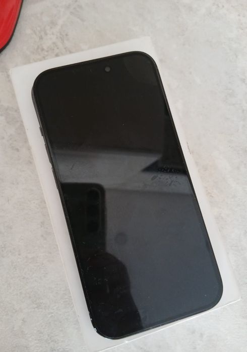 Продам Iphone 15 128g