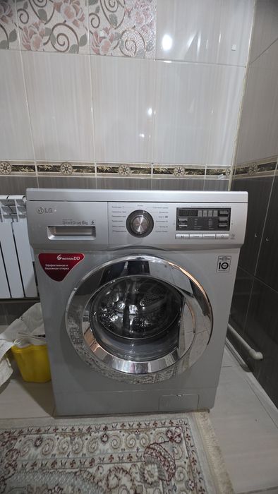 Стиральная машина LG Direct Drive 6 кг (серебристая)