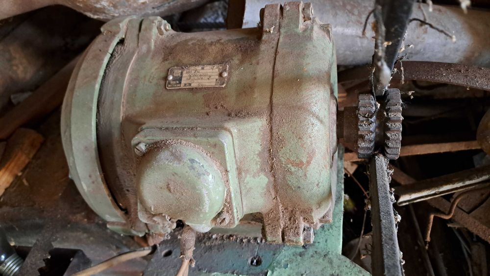 Настолна бормашина - ретро