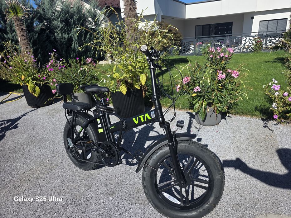 Vând bicicletă electrică roti pe 20