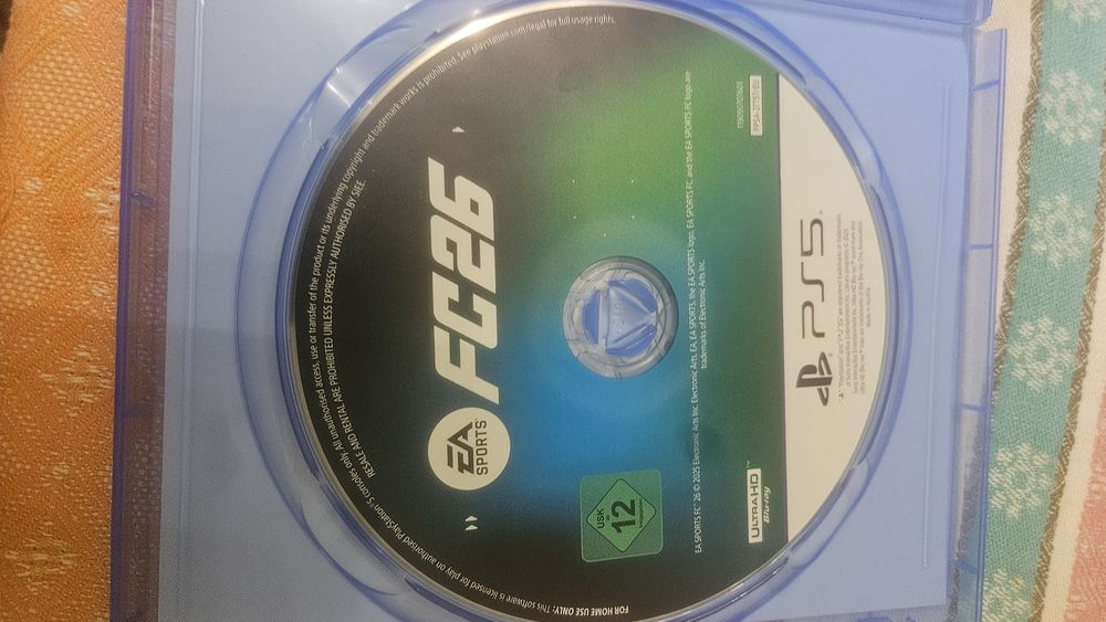 Продавам FC 26 PS 5