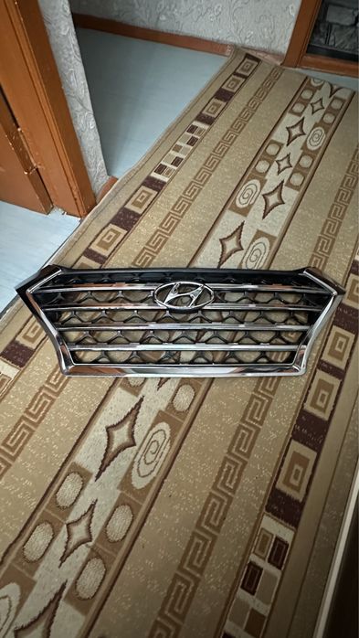 Продам решетку радиатора Hyundai Tucson БУ