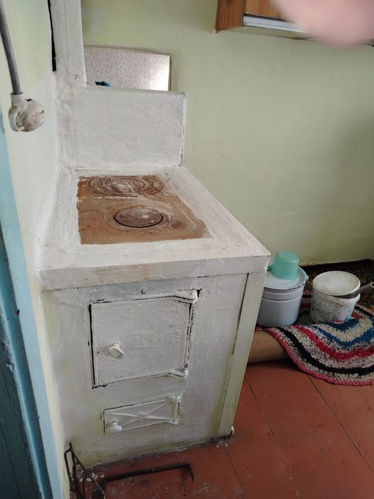 Дача продается в районе Гэс, дом из 3 комнат и веранда, гараж, баня – další
