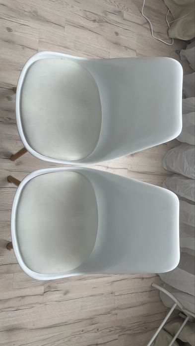 Стулья белые для дома и дачи 2 шт.