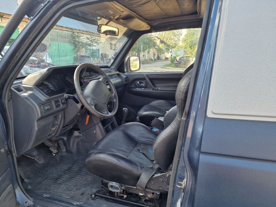 Mitsubishi pajero cabrio MK2