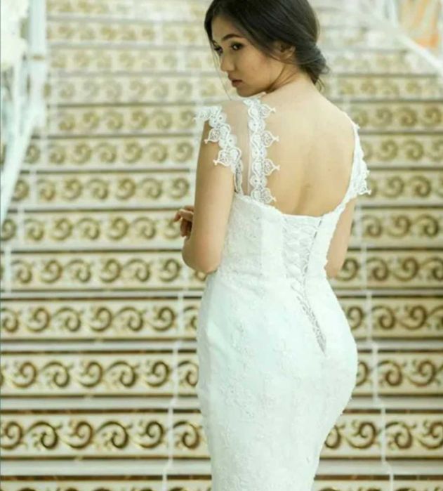 Свадебное платье со шлейфом