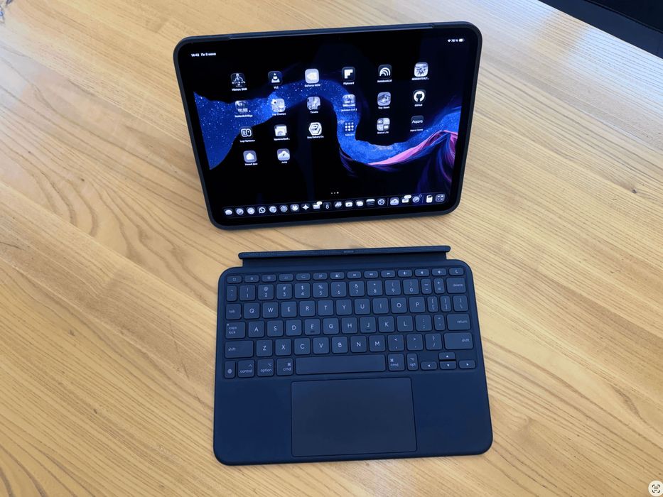 iPad Pro 11 (M5, 256 Gb) + Apple Pencil Pro + Logitech Combo Touch