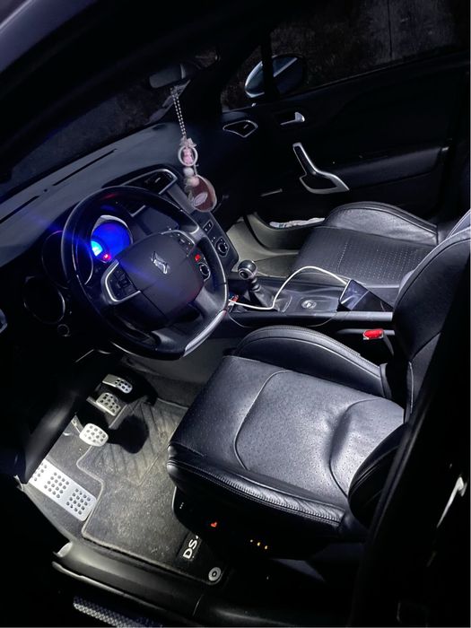 Vand  Ds4  din 2018 1.2 PureTech 155.000 km