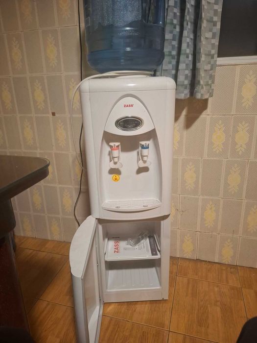 Dozator apa de podea electric Zass