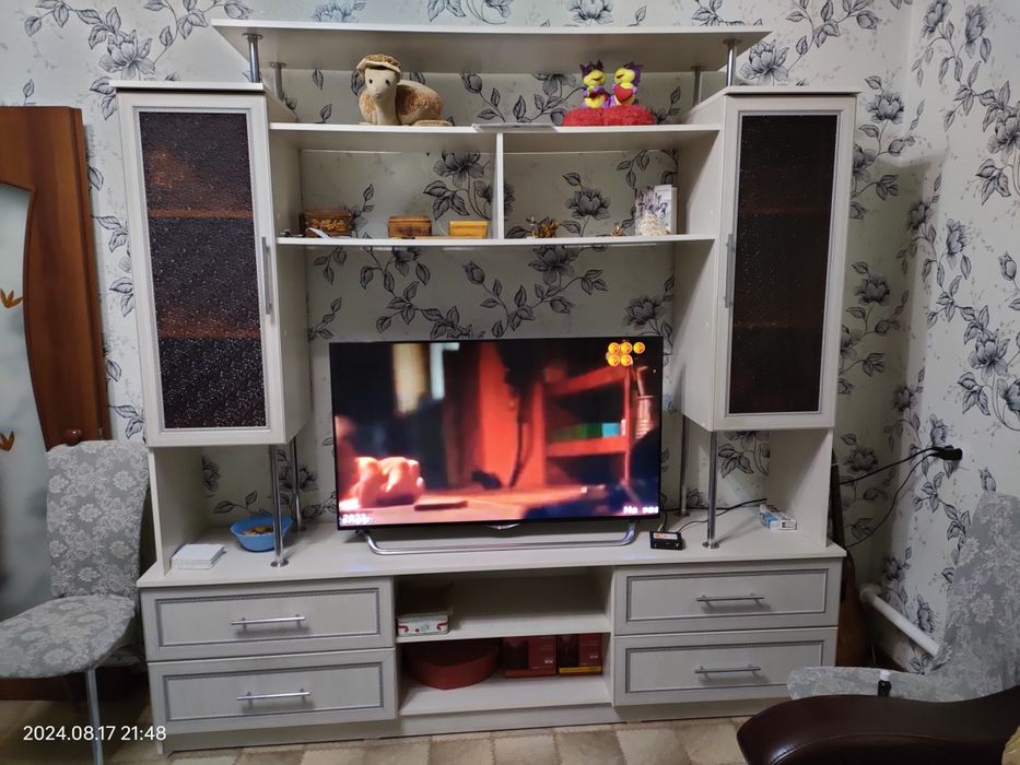 Продам стенку в зал