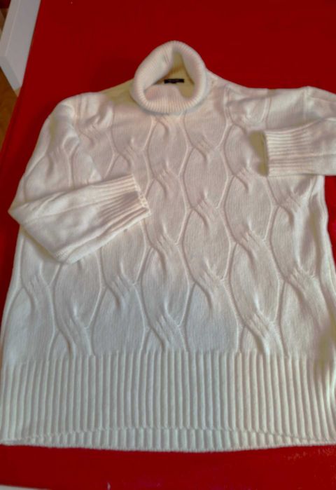 Вълнен пуловер Massimo Dutti. Размер М