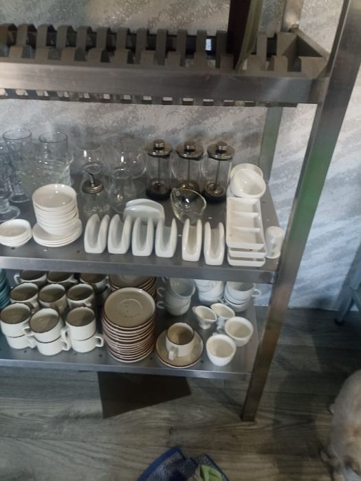 Продам стеллаж для посуды для кафе