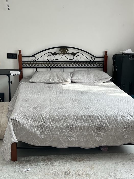 Кровать двухспальный  160*200