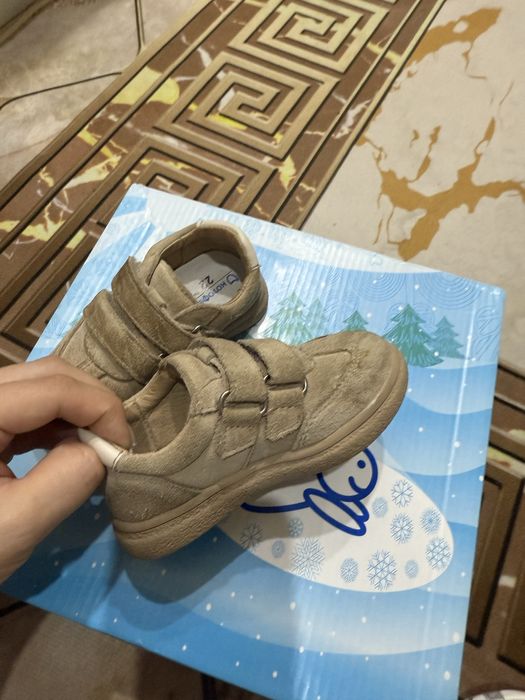 Продам детские кеды котофей