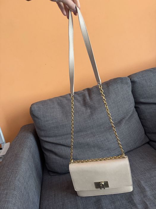 Furla чанта бежов цвят