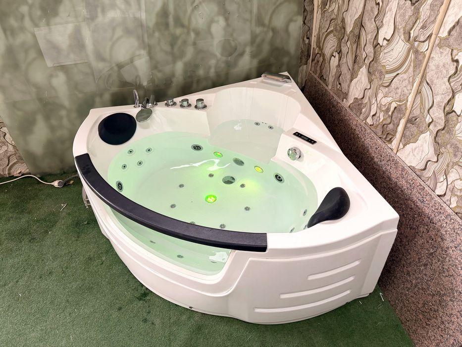 Джакузи - Хидромасажна Вана за двама с Подгрев до 45°  1.29х1.29