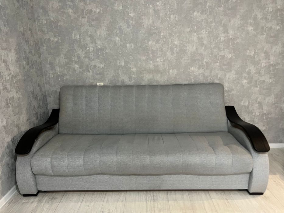 диван б/у в очень хорошем настроении