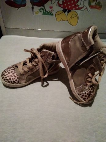 Детски боти и апрески