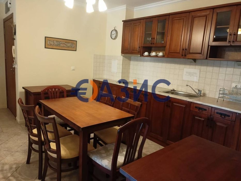 Продава се Тристаен апартамент в Созопол - 110 кв.м за 1364 €/кв.м - Снимка #2