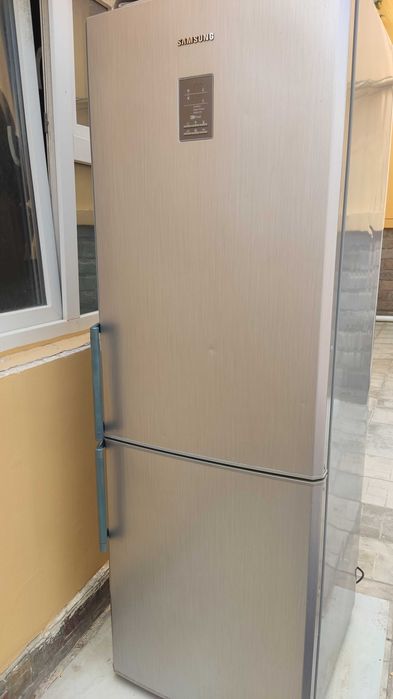 Продам Холодильник Samsung