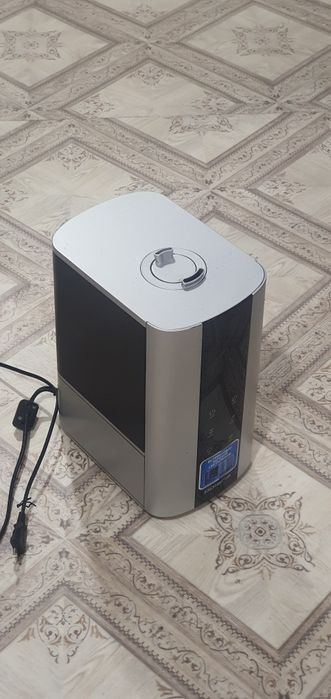 Продам увлажнитель воздуха Polaris PUH 0806Di черный