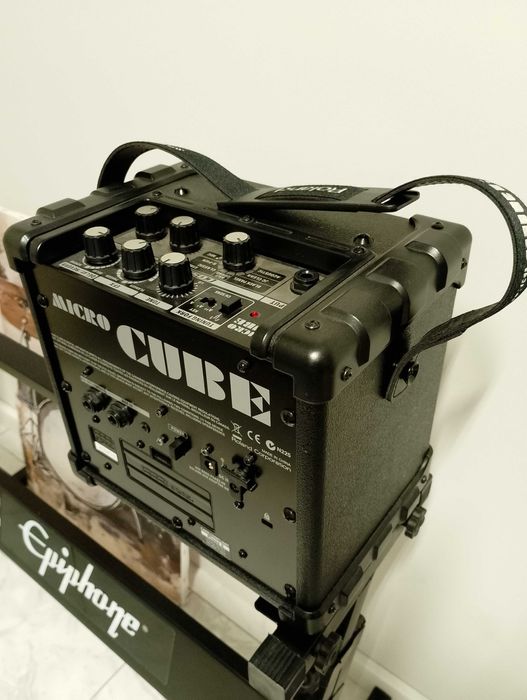 Продавам усилвател за китара Roland Micro Cube.