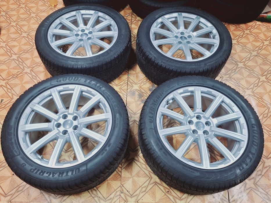 Roti r20 Originale Audi Q7 4M  5x112 285 45 20
Cu anvelope 285 45 20 g