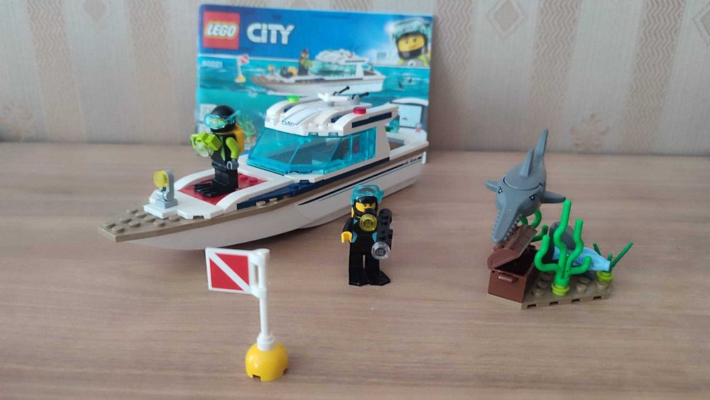 LEGO City Great Vehicles - Iaht pentru scufundari 60221